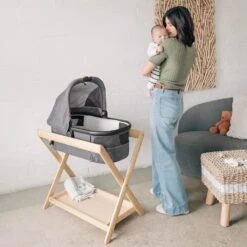 UPPAbaby Bassinet Stand -Anbbaby Shop UPPAbabyBassinetStand Lifestyle